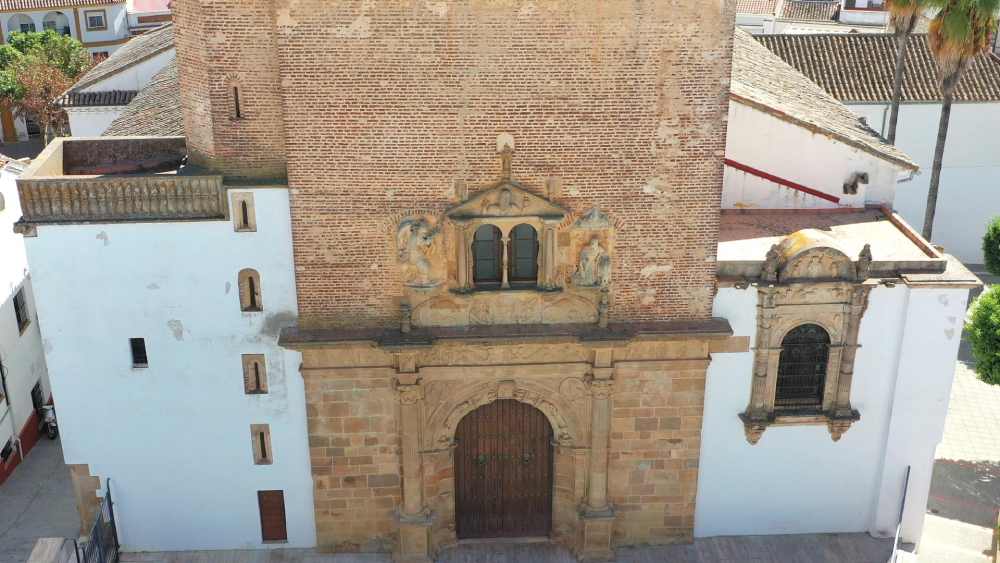 Detail of the principal façade of the church