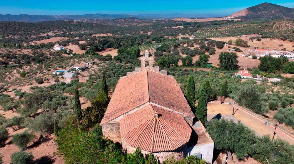 Vista trasera  de  la Ermita de San Juan Bautista