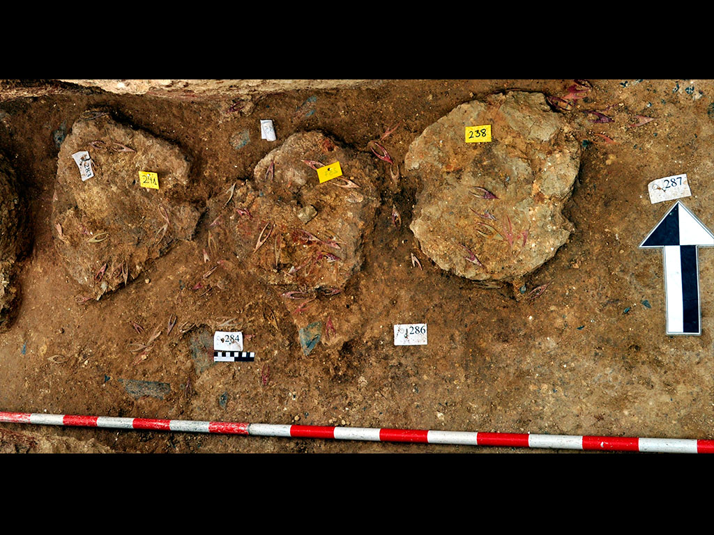 Altares de arcilla en corredor